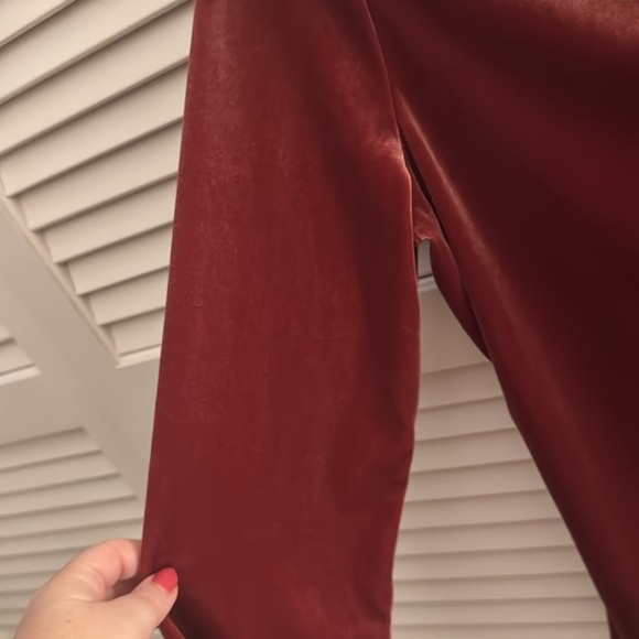J. Jill Maroon Burgundy Velvet Cowl Neck Blouse Size Medium Stretch EUC - Picture 4 of 4